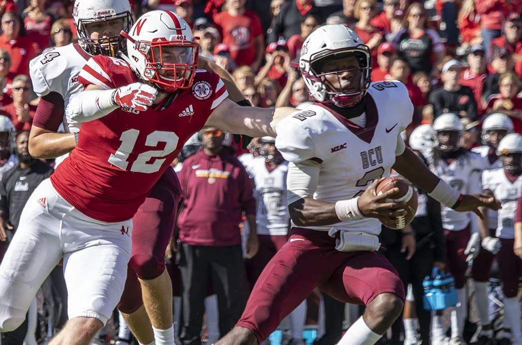 Luke Gifford sacks QB