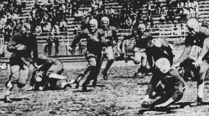 Wayne Blue gains 10 yards for "Yale" in 1939.