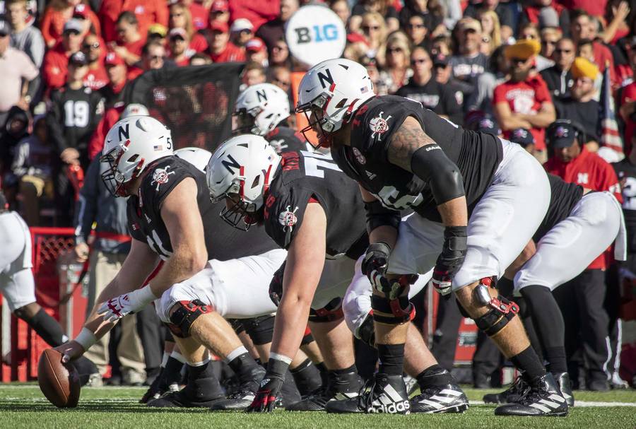 Huskers' offensive line prepares for the snap