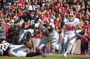 Noah Vedral runs for a first-quarter TD